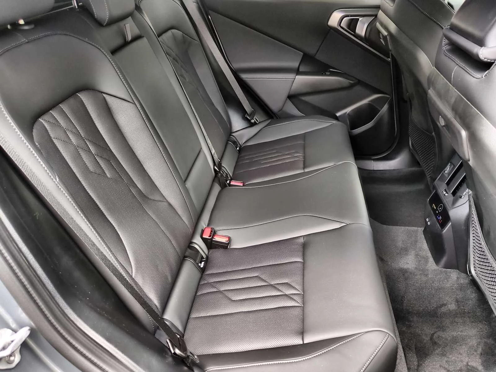 New 2026 Skyscraper Grey Metallic BMW 30 xDrive image 22