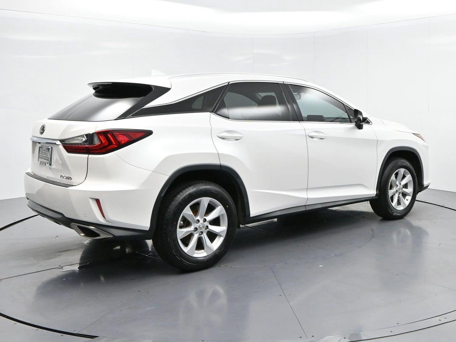 Used 2016 Eminent White Pearl Lexus FWD 4dr image 7