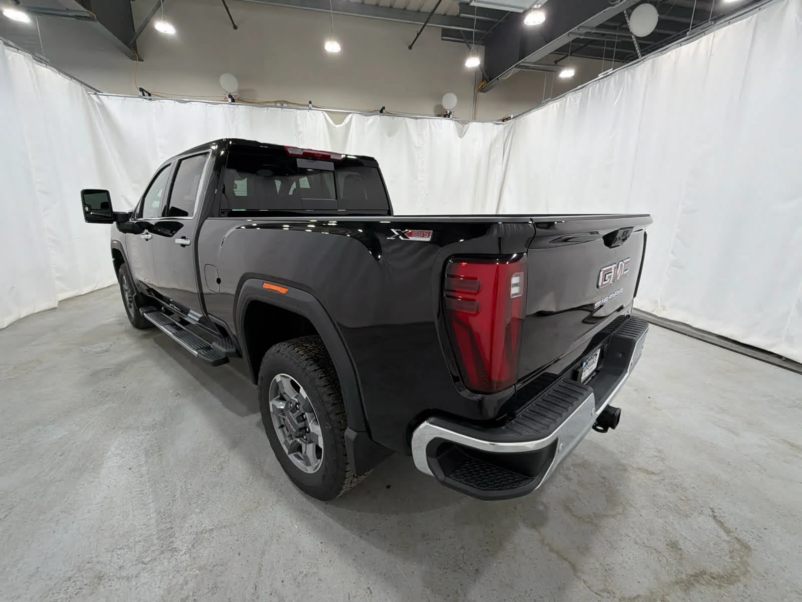 Used 2026 Onyx Black GMC SLT image 3