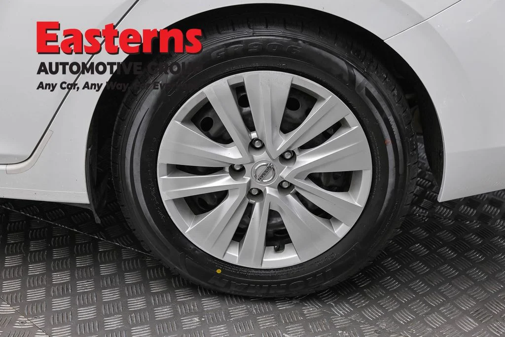 Used 2024 White Nissan S image 8