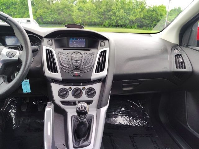Used 2014 Red Ford SE image 15