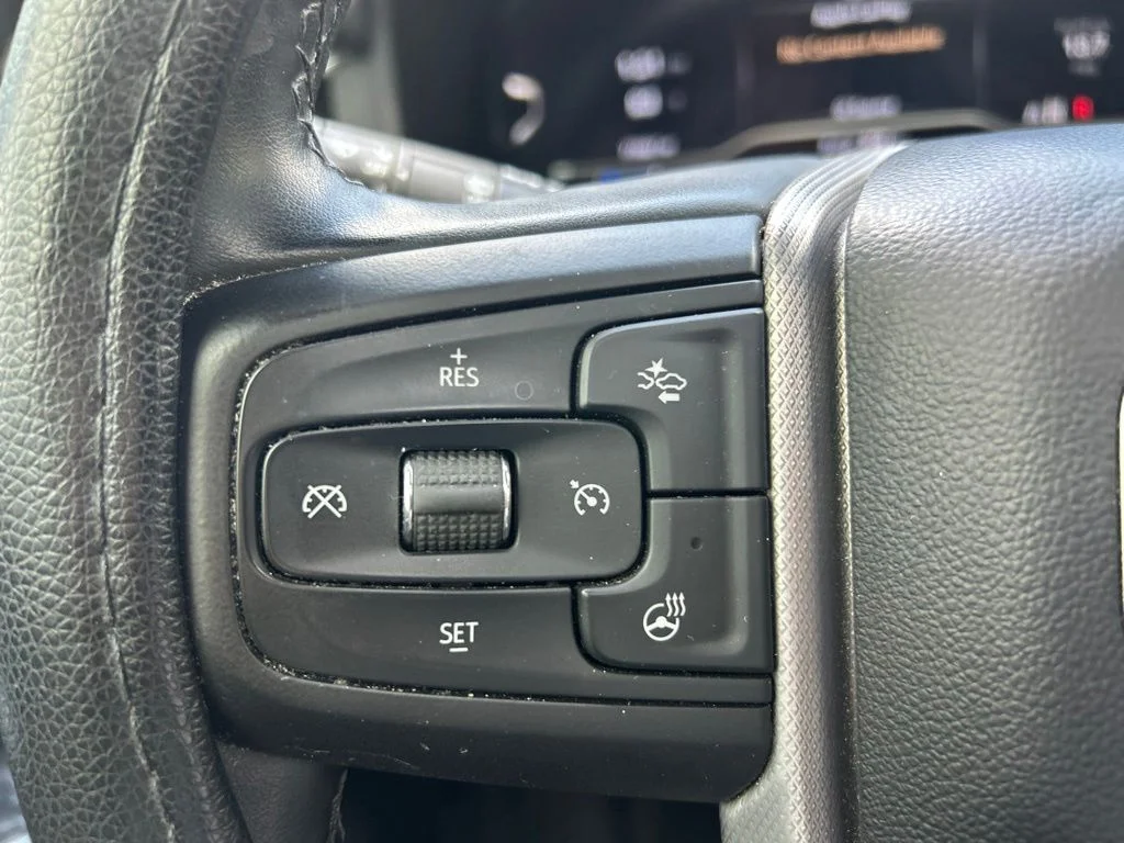 Used 2023 White GMC Denali image 21
