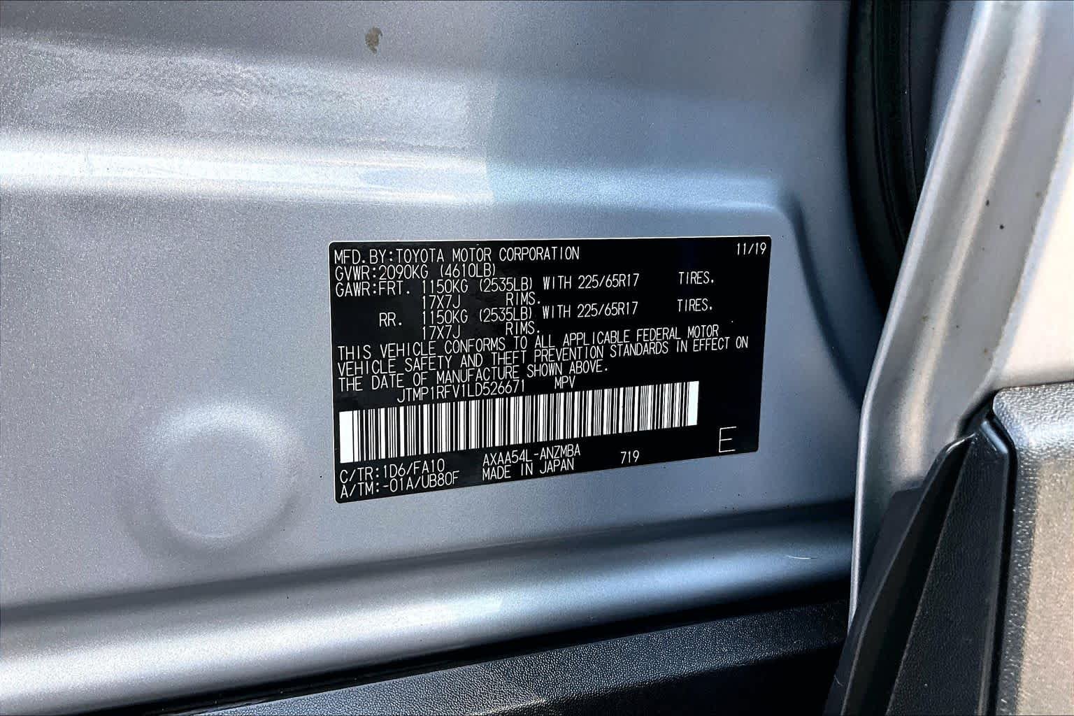 Used 2020 Silver Sky Metallic Toyota XLE image 34