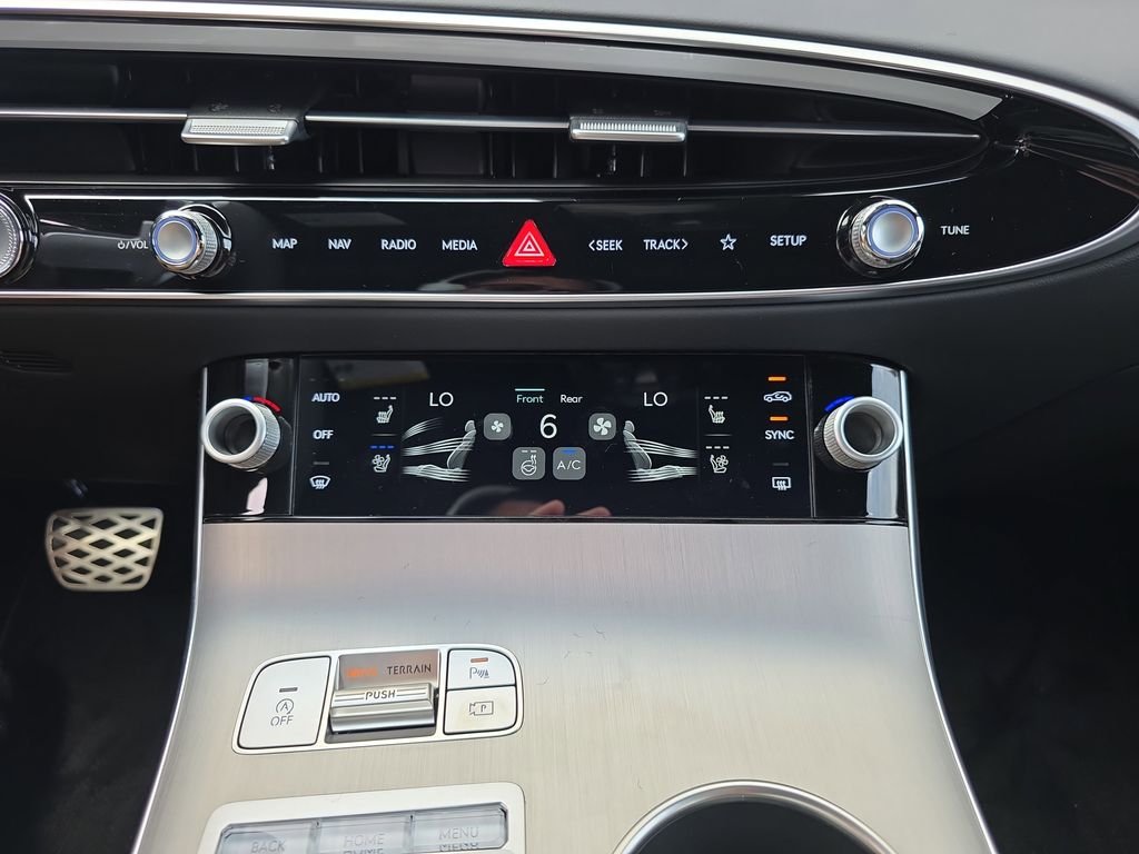 2026 GENESIS GV70 Sport Advanced - Photo 14