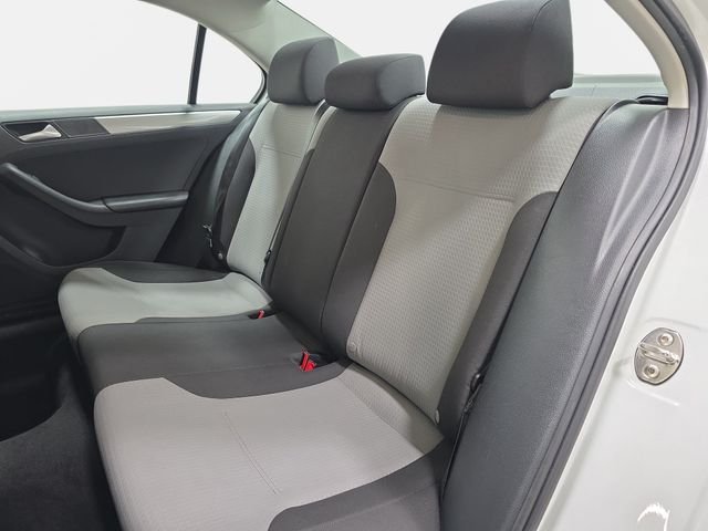 Used 2017 White Volkswagen 1.4T S image 13
