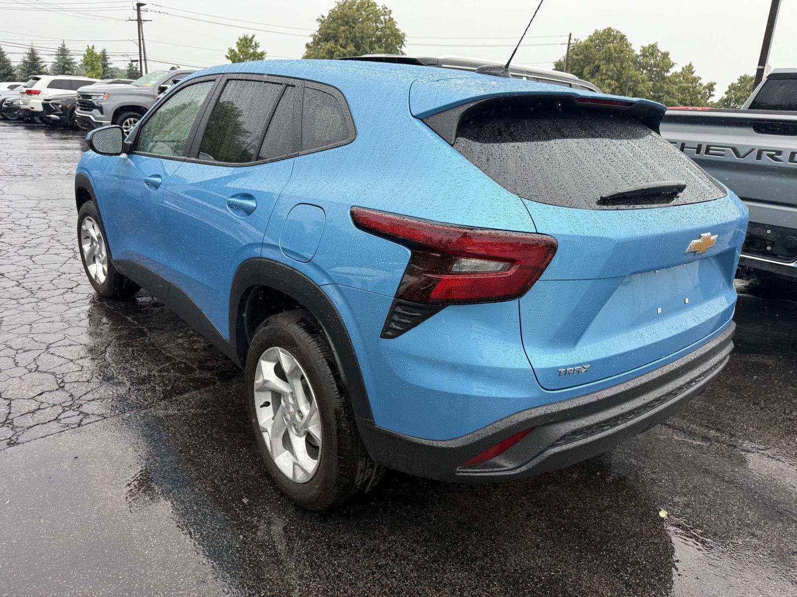 Used 2025 Marina Blue Metallic Chevrolet LS image 3