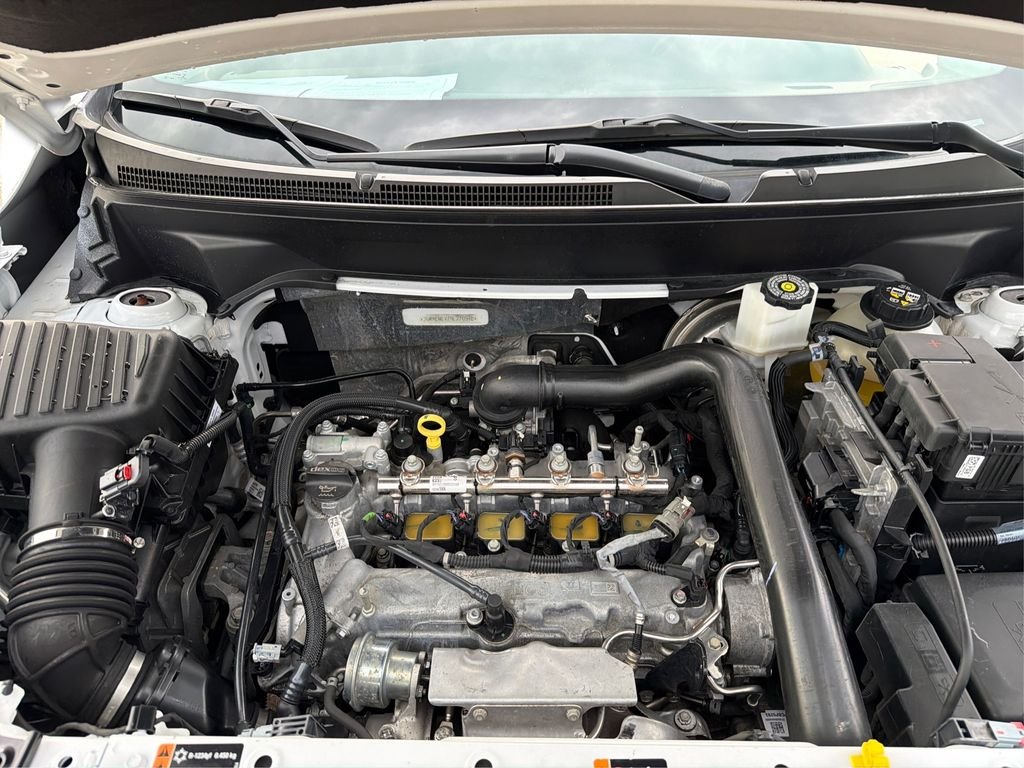 Used 2022 Summit White GMC SLE image 12