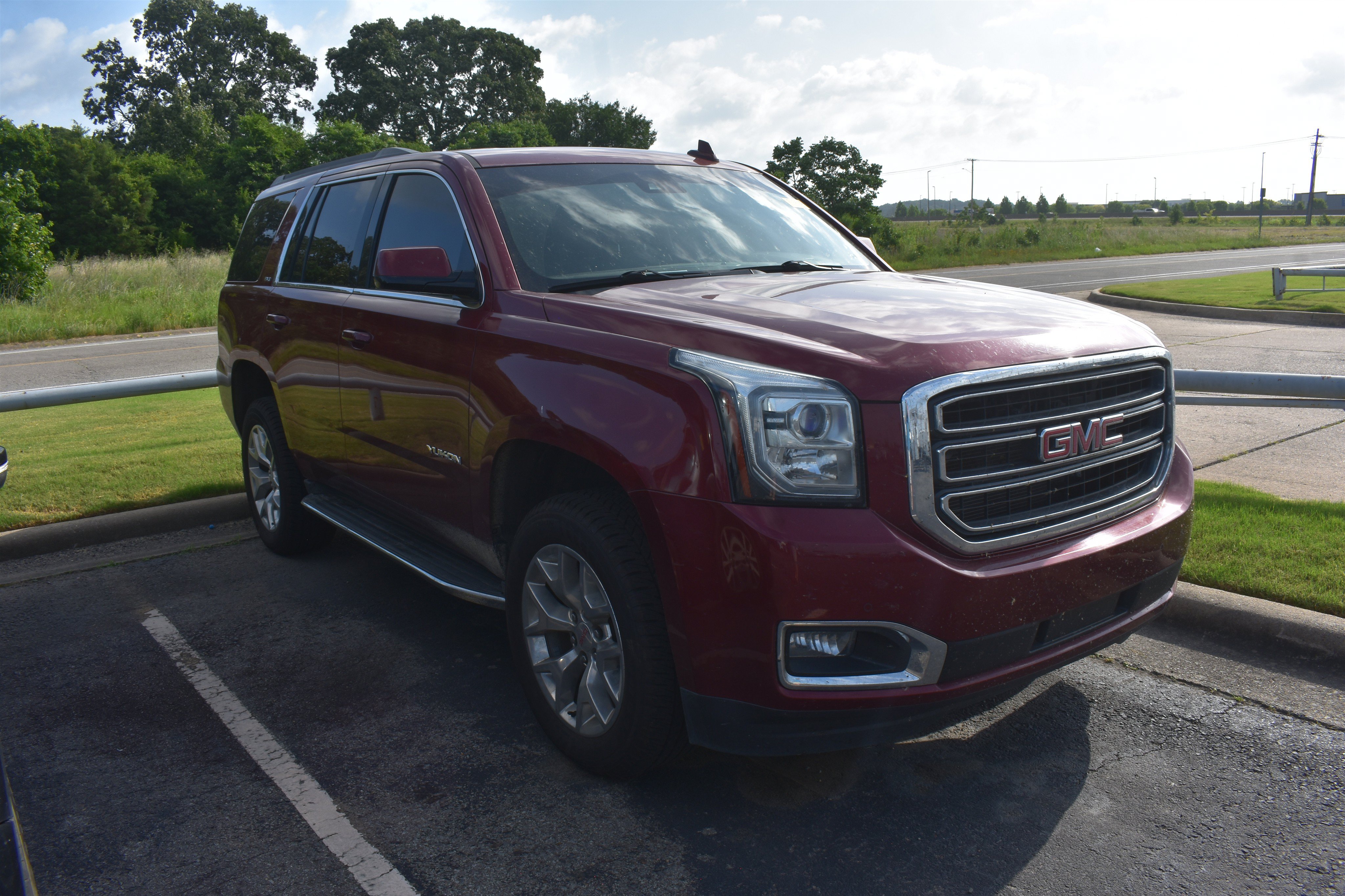 Used 2016 Crimson Red Tintcoat GMC SLT image 3