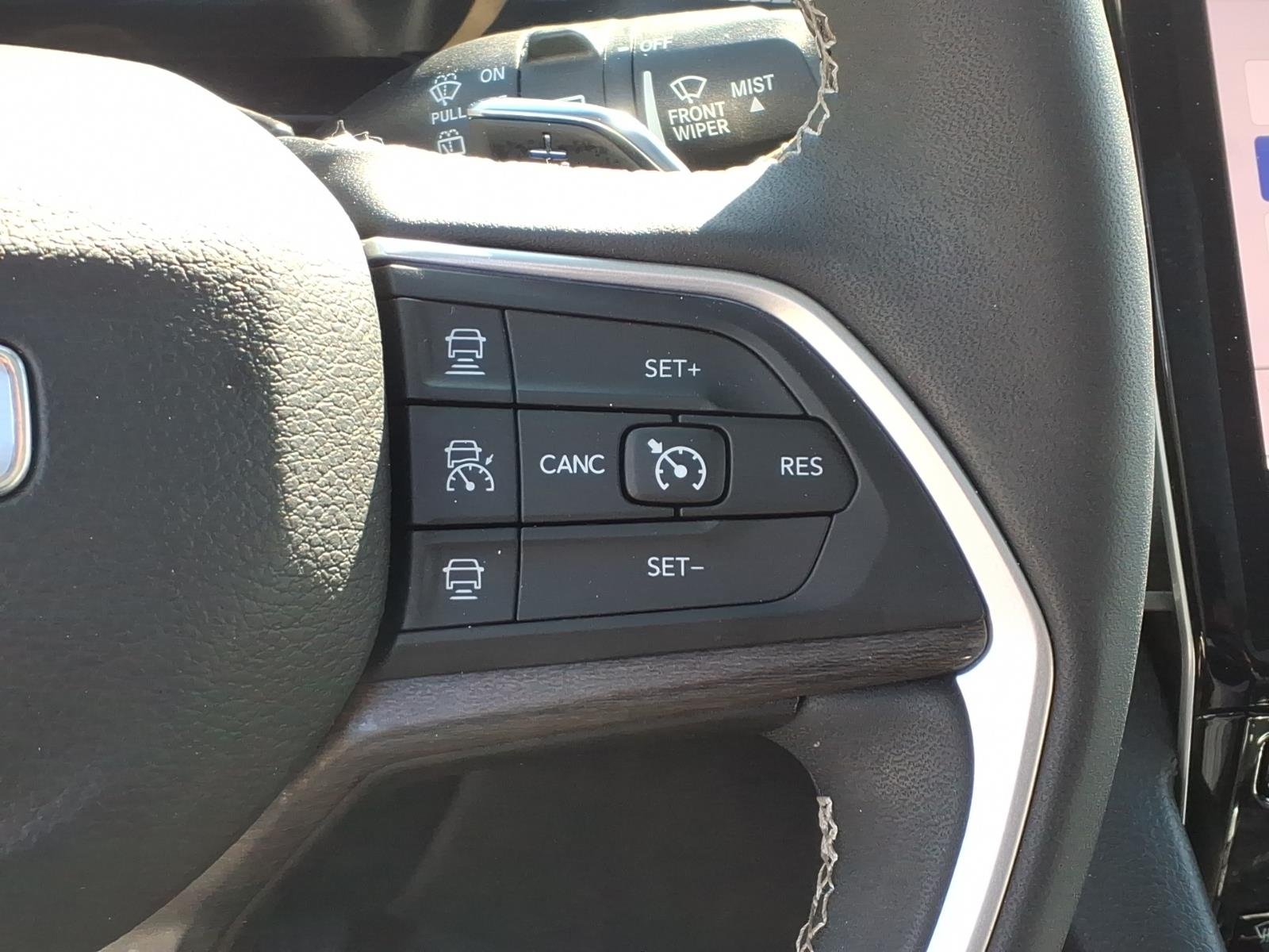 Used 2023 Gray Jeep Limited image 12
