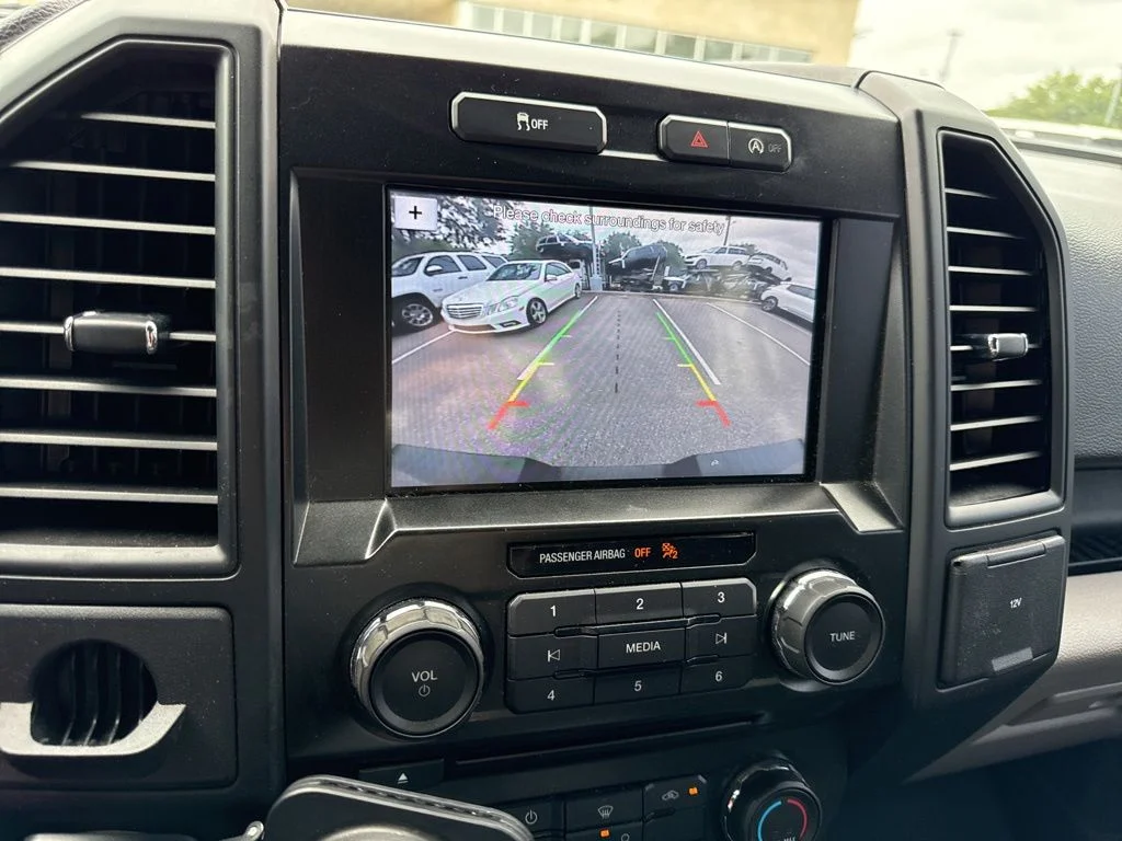 Used 2018 Blue Ford XL image 17