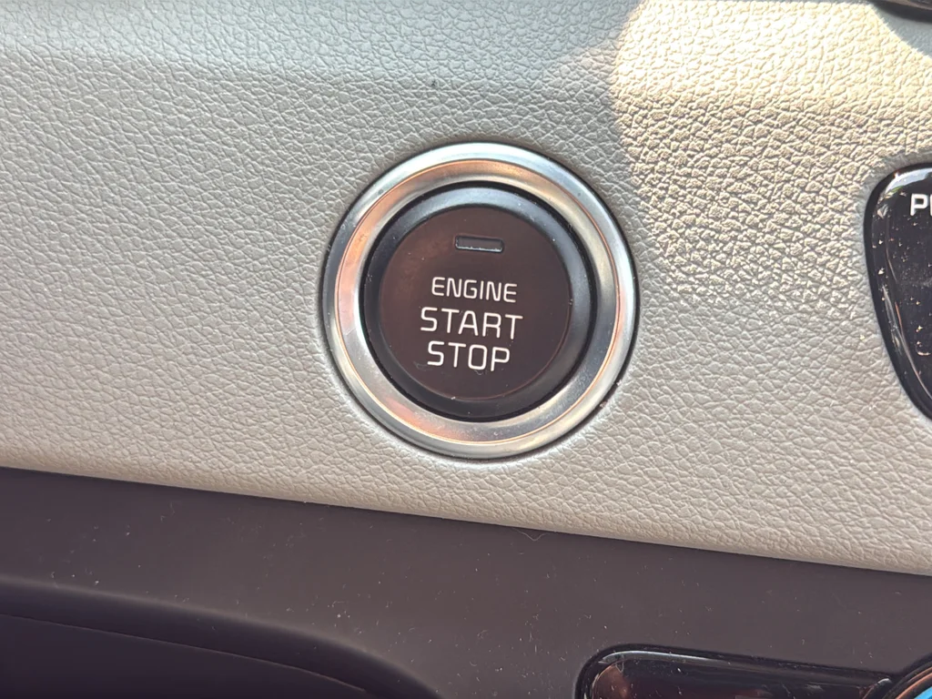 Used 2019 White Kia EX image 30