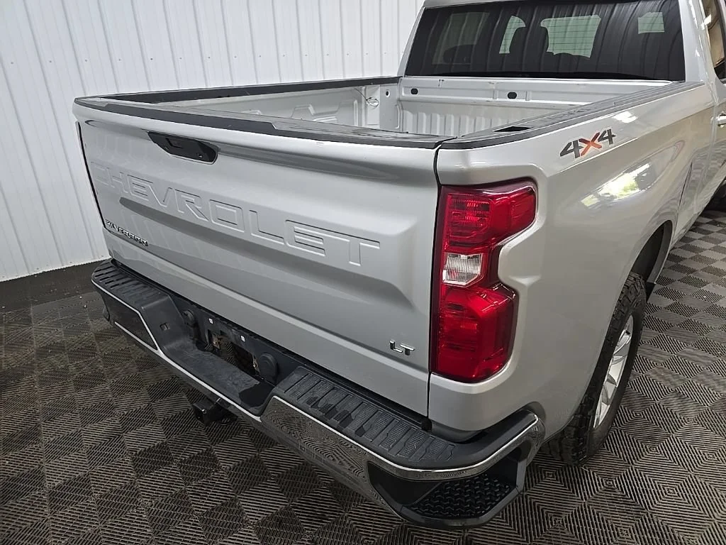 Used 2019 Silver Ice Metallic Chevrolet LT image 11