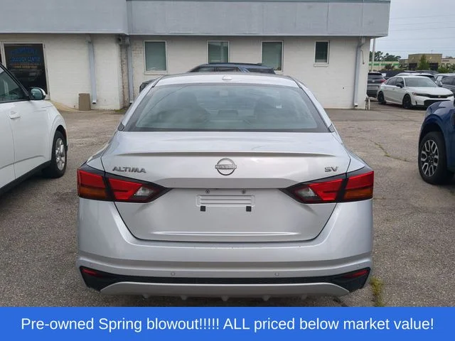 Used 2024 Silver Nissan 2.5 SV image 3