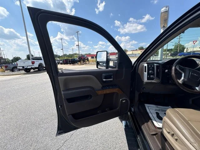 Used 2016 Black GMC SLT image 12