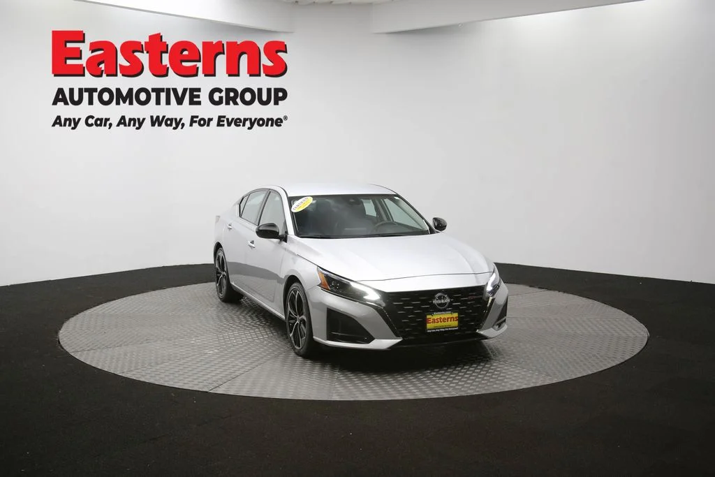Used 2023 Silver Nissan 2.5 SR image 49