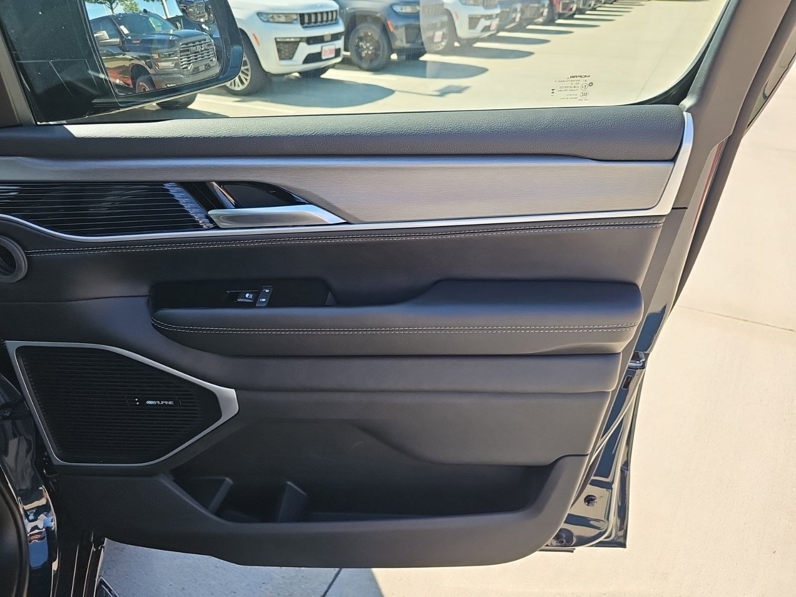 New 2026 Fathom Blue Pearlcoat Jeep Upland image 13