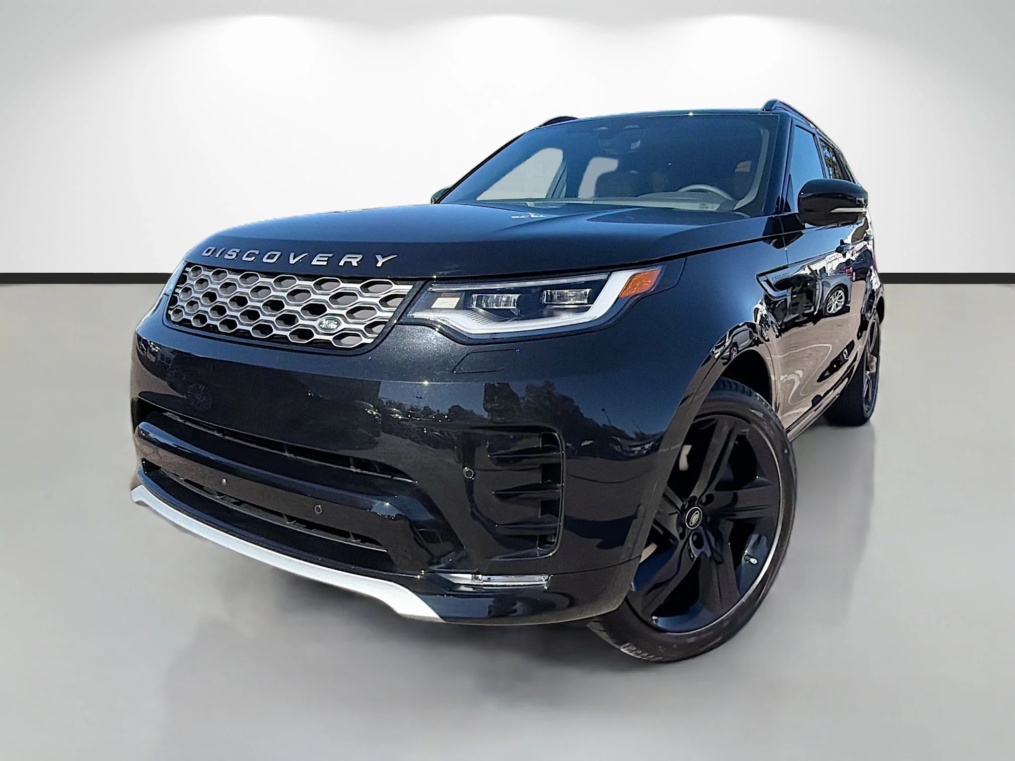 2026 Land Rover Discovery P360 Gemini Edition's photo