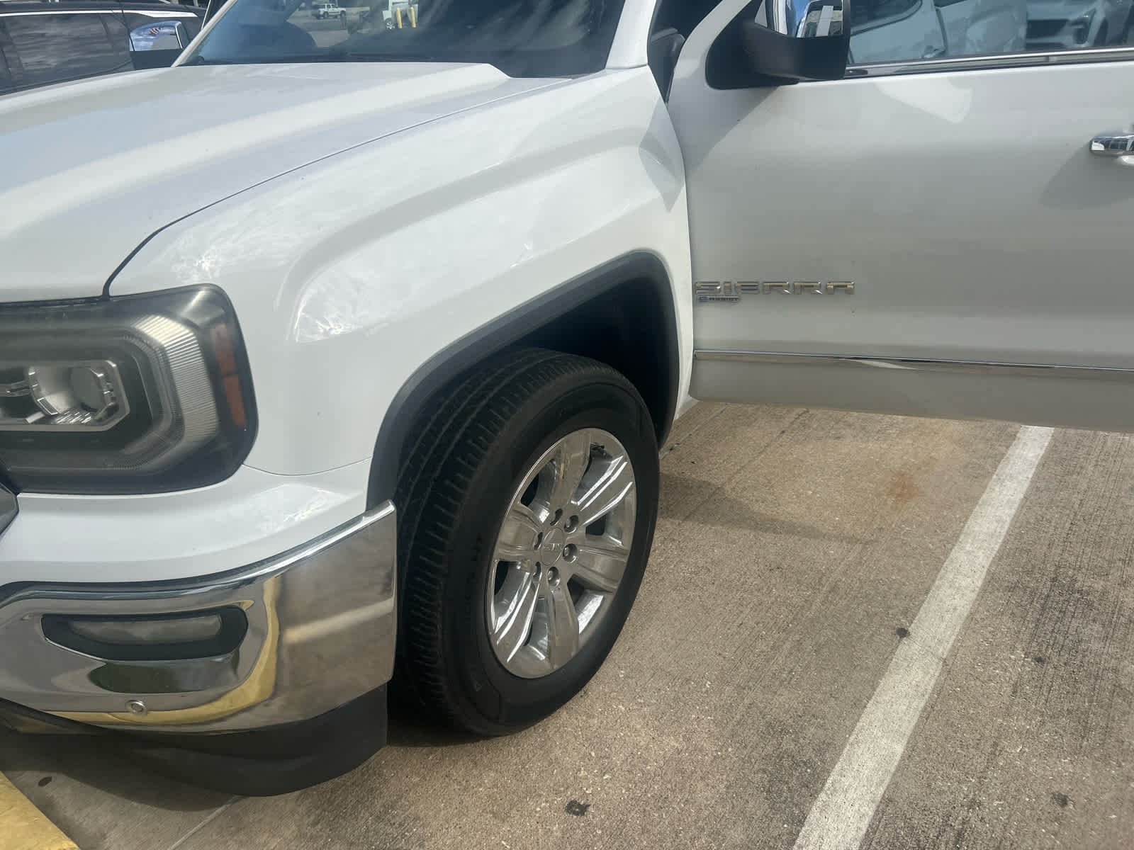 Used 2018 Summit White GMC SLT image 2