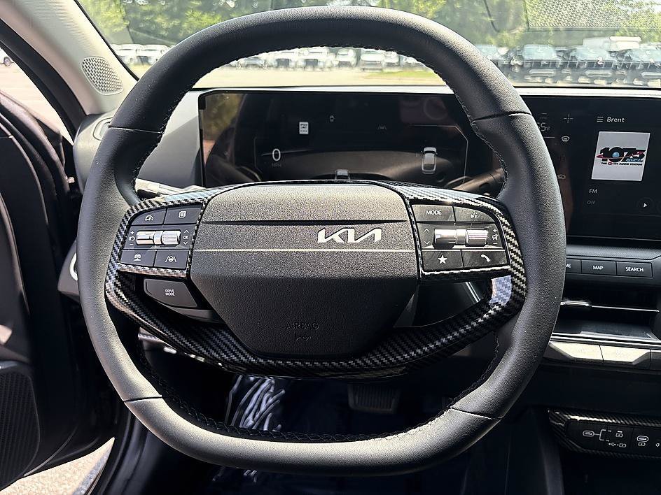 Used 2025 Interstellar Gray Kia EX image 17