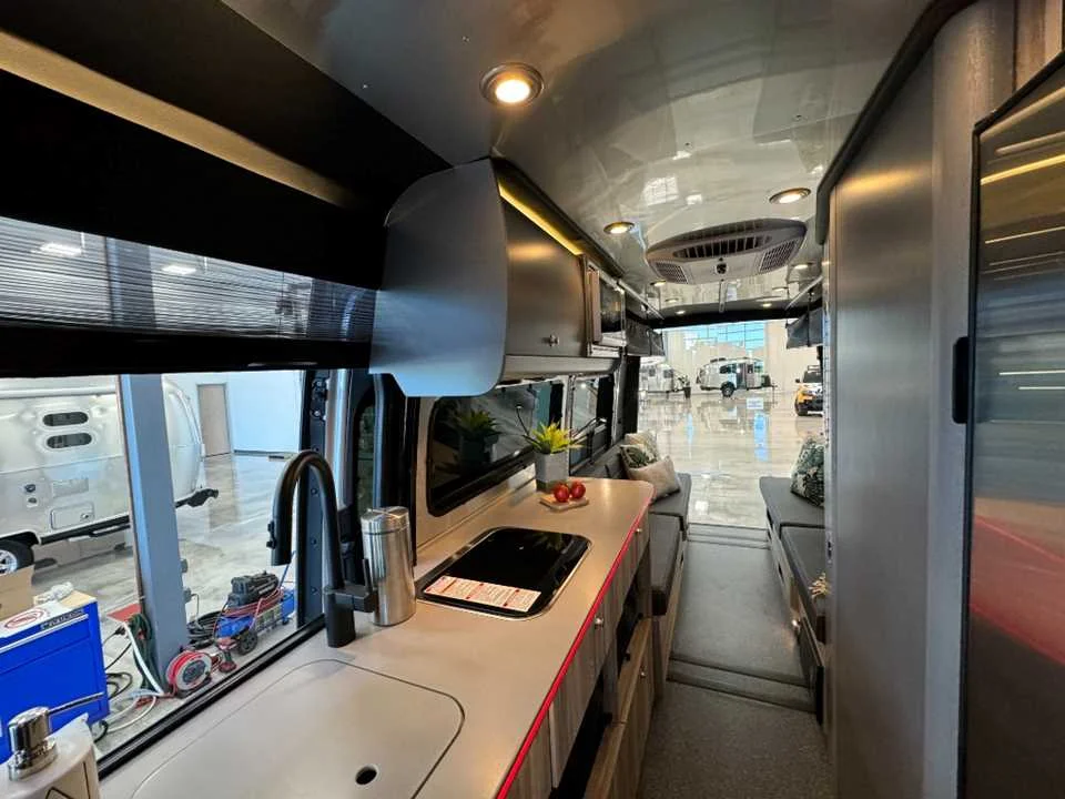Used 2024 SILVER AIRSTREAM  image 40