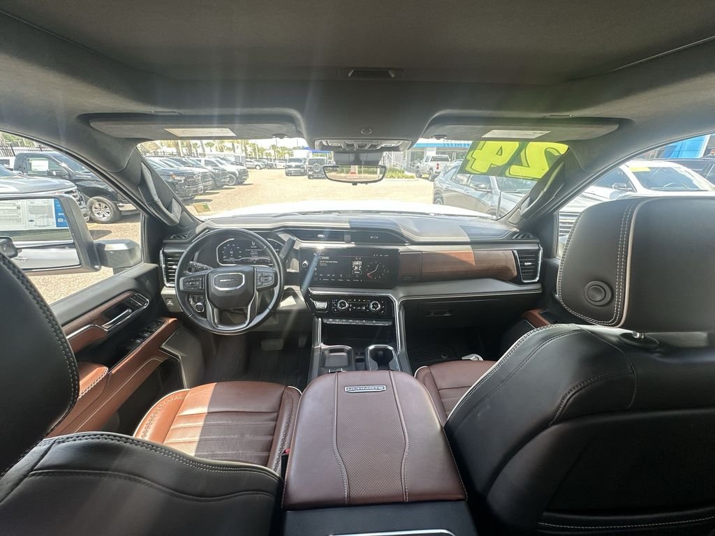 Used 2024 White Frost Tricoat GMC Denali Ultimate image 28