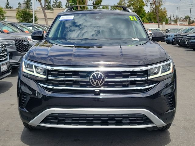 Certified Used 2021 Deep Black Pearl Effect Volkswagen SEL Premium image 30