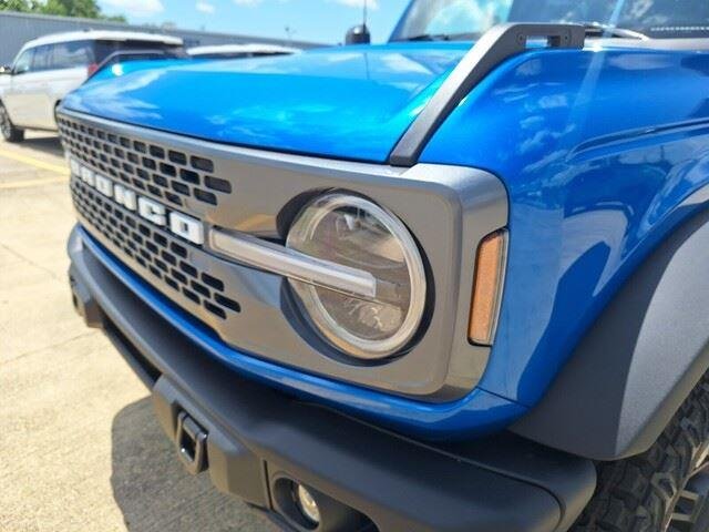 New 2026 Velocity Blue Metallic Ford Badlands® image 30