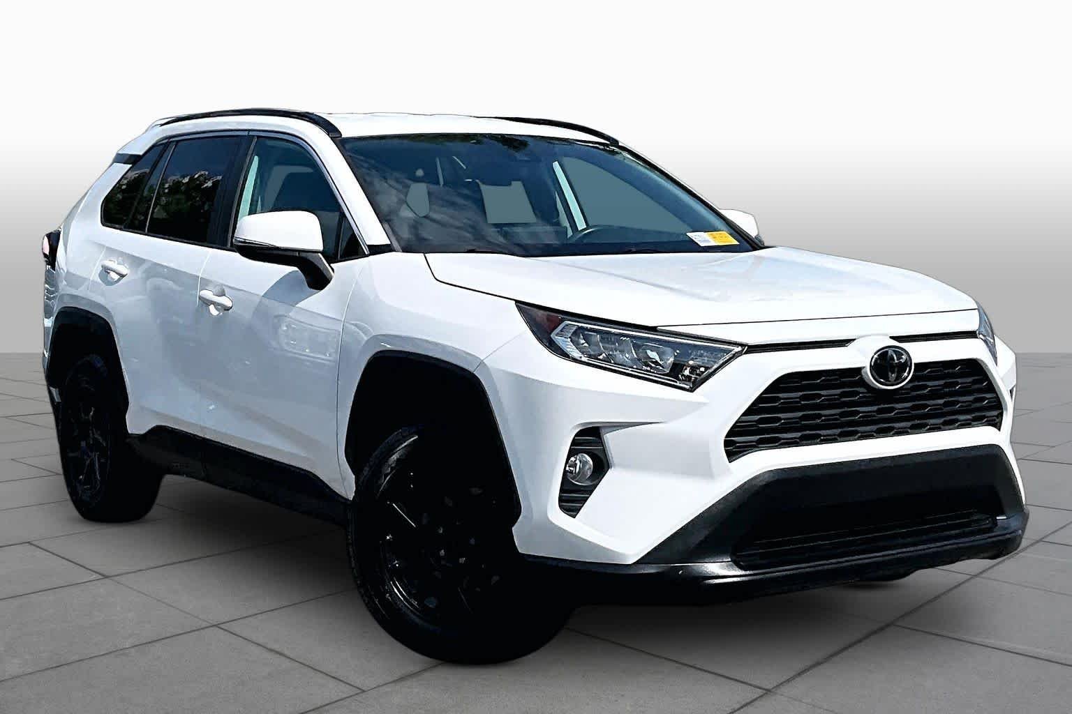 Used 2021 Super White Toyota XLE image 3