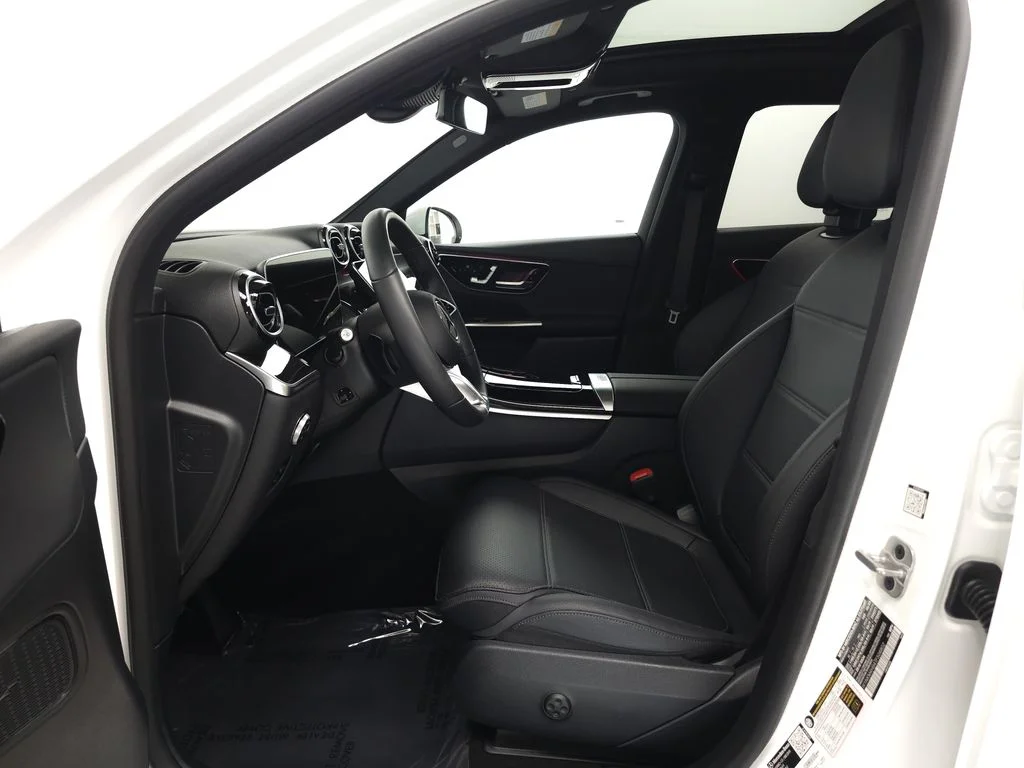 Certified Used 2026 Polar White Mercedes-Benz GLC 300 image 7