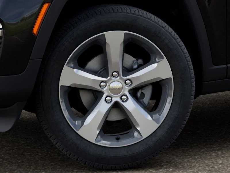 New 2025 Diamond Black Crystal Pearl-Coat Exterior Paint Jeep Limited image 27