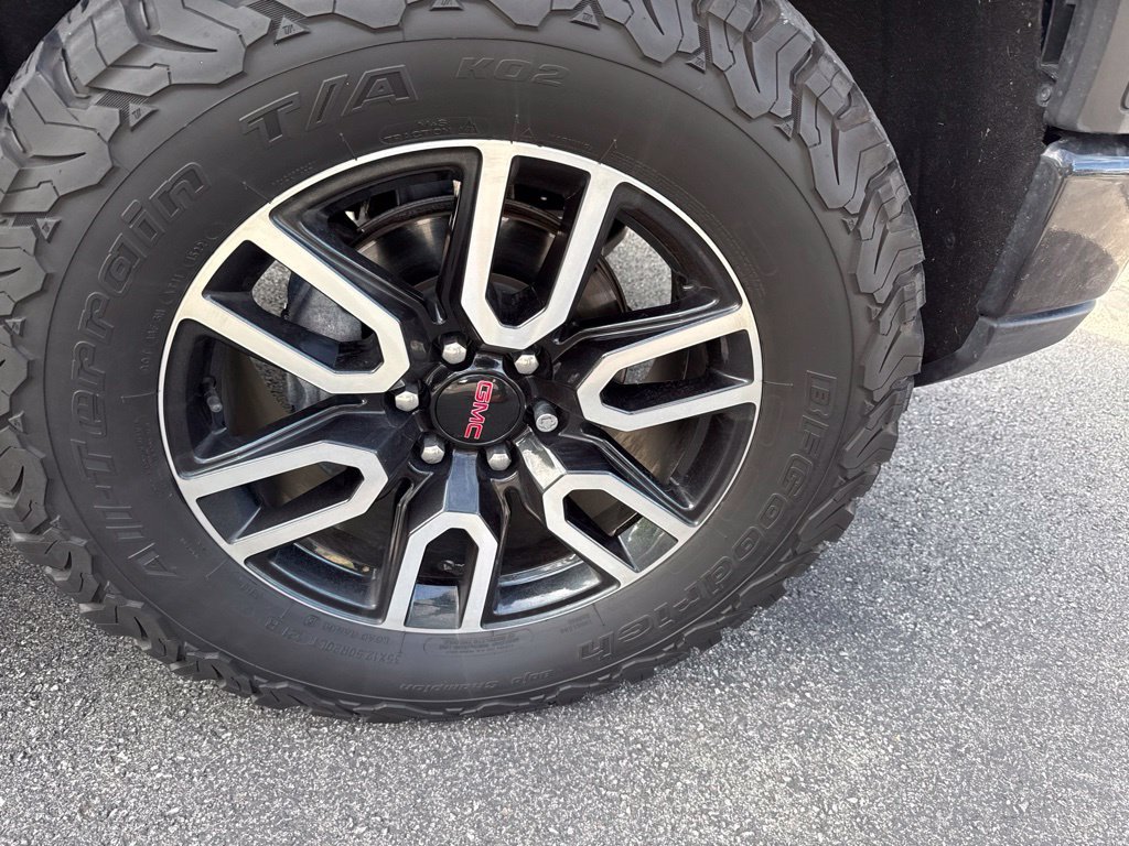 Used 2022 Onyx Black GMC AT4 image 9