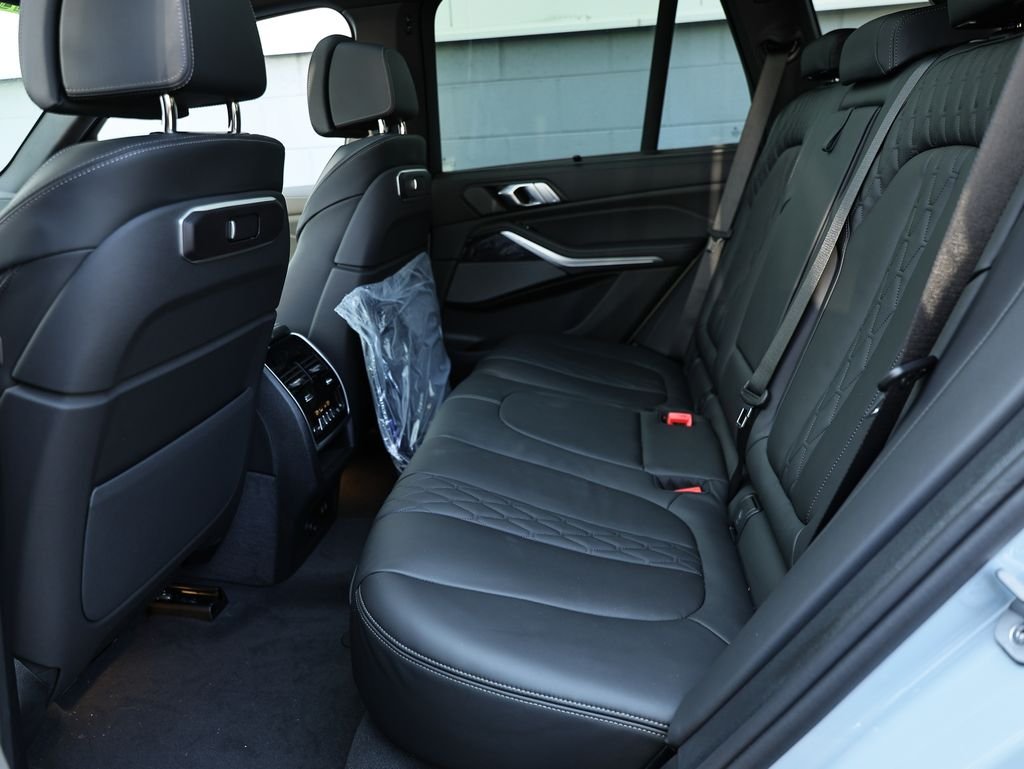 New 2026 Brooklyn Grey Metallic BMW xDrive50e image 27