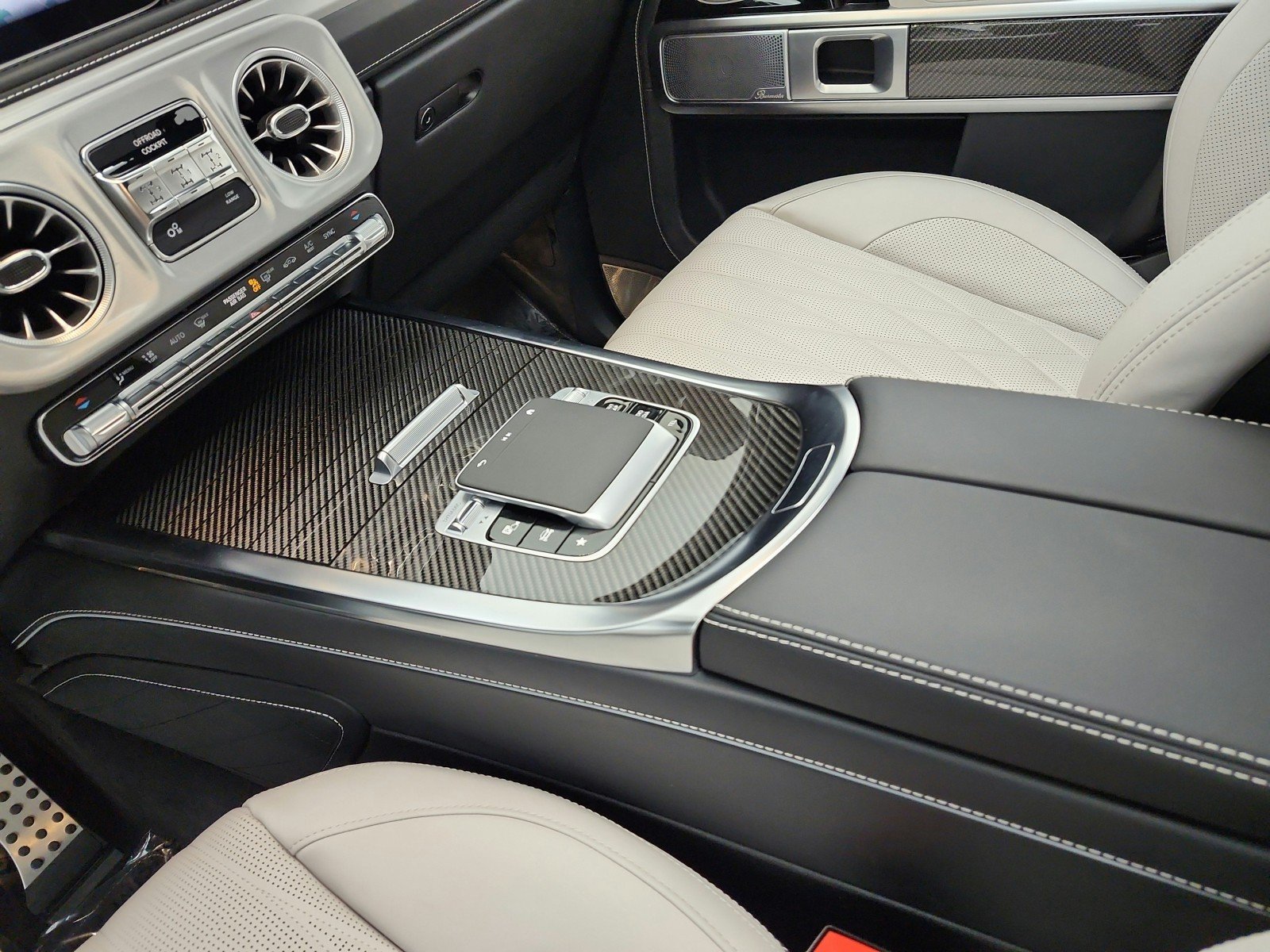Certified Used 2025 MANUFAKTUR Dakota Brown magno Mercedes-Benz AMG® G 63 SUV image 11