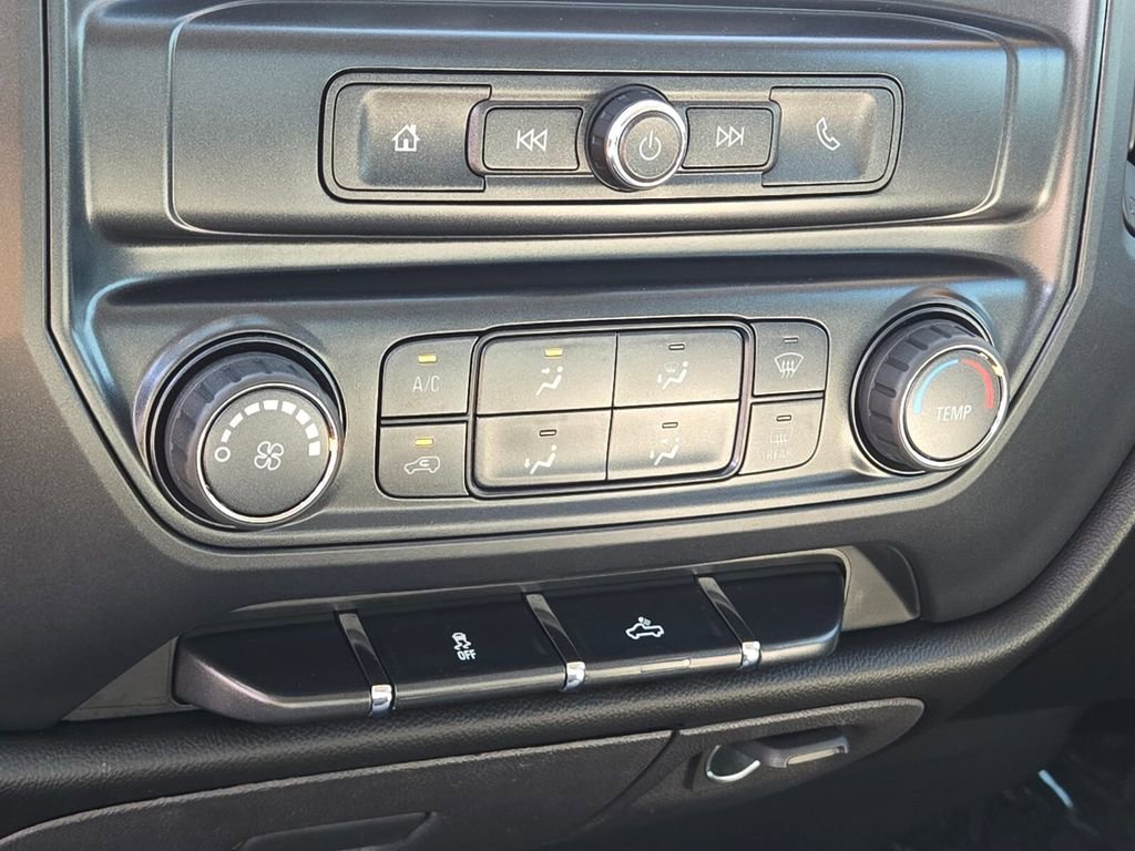 2018 Chevrolet Silverado 1500 Custom - Photo 21