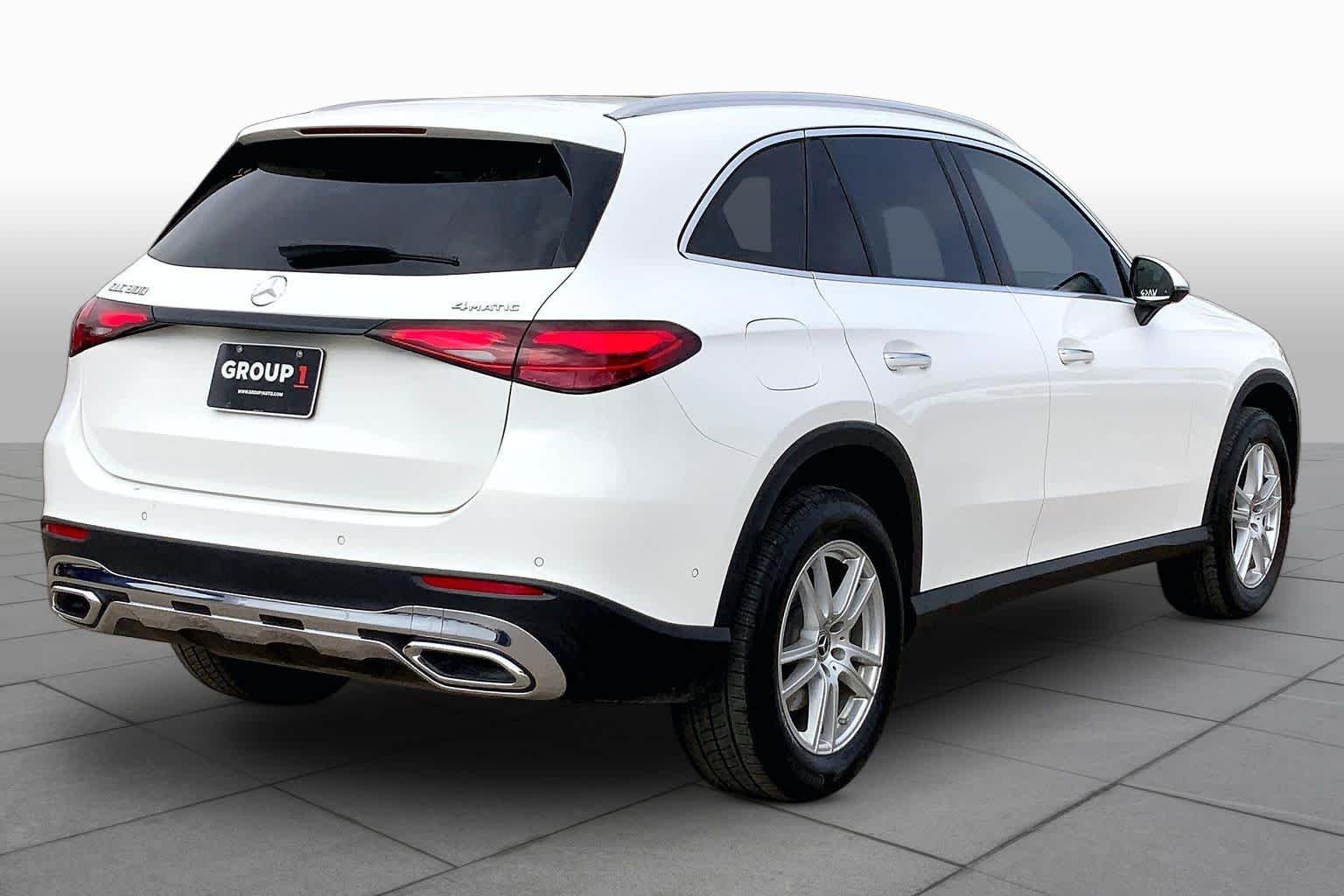 Used 2025 Polar White Mercedes-Benz GLC 300 image 13