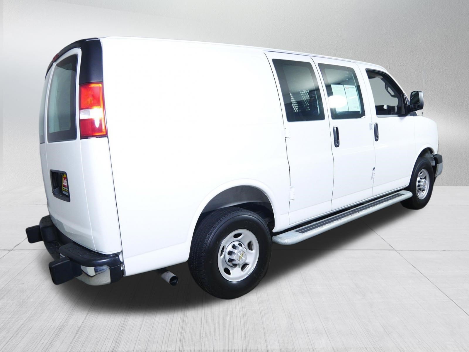 Used 2025 Summit White Chevrolet WT image 7