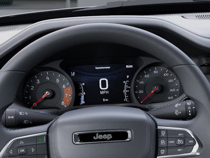 New 2026 Bright White Clearcoat Jeep Latitude image 17