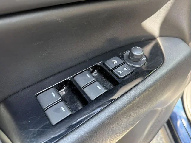 Used 2018 Blue Mazda Touring image 13