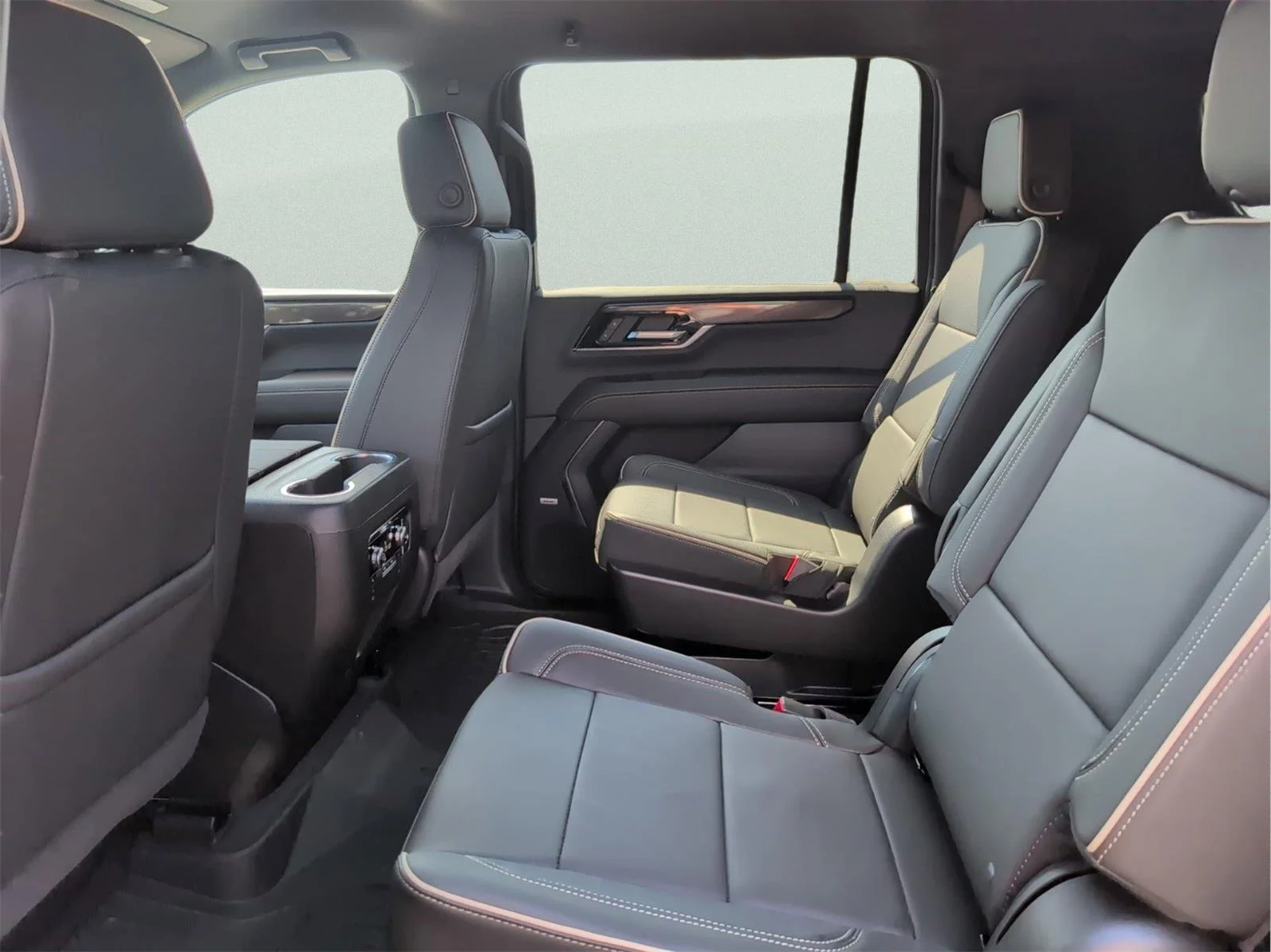 New 2026 Sterling Metallic GMC Elevation image 21