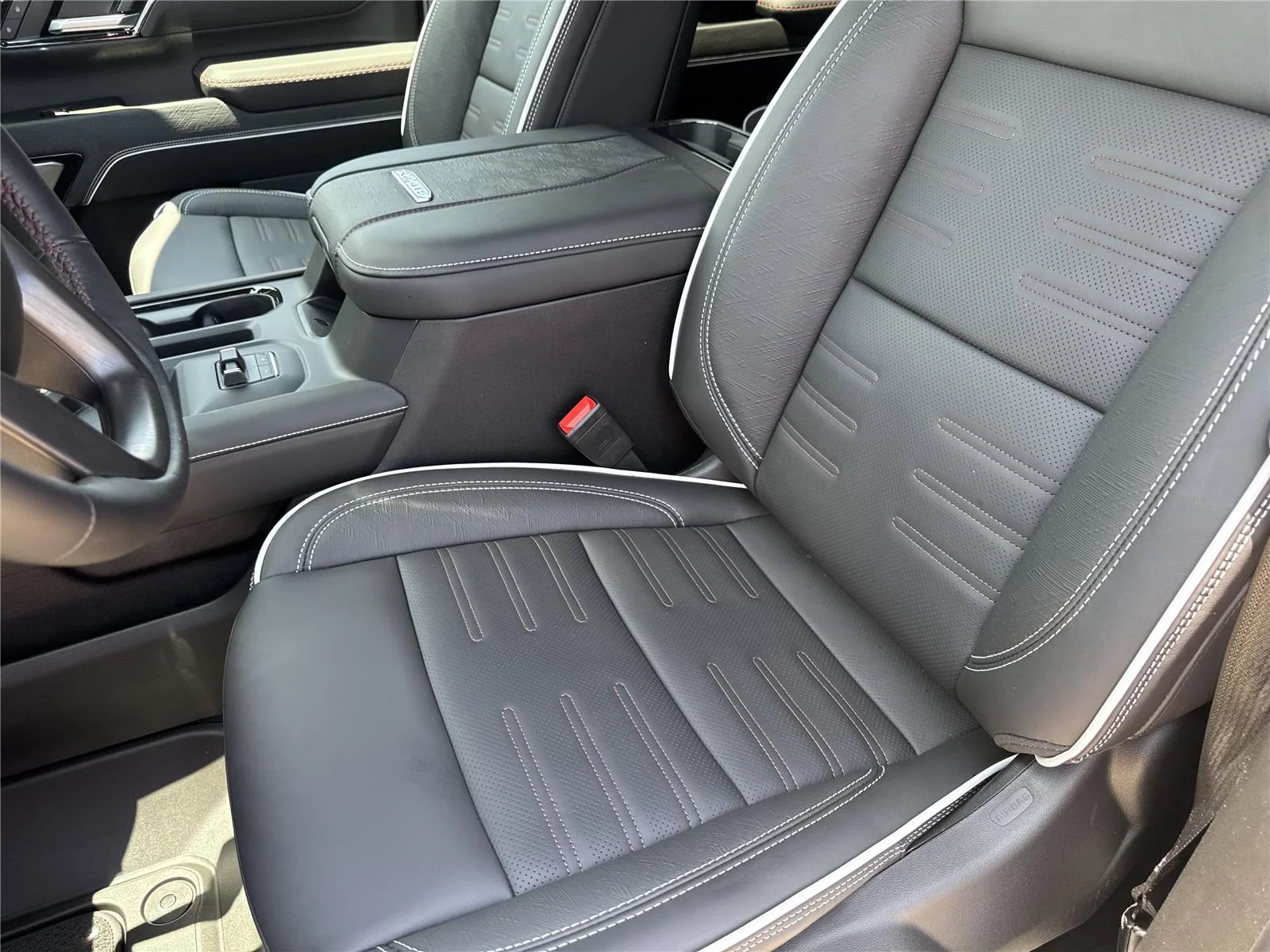 New 2026 Sterling Metallic GMC AT4X image 17