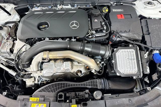 New 2026 Polar White Mercedes-Benz GLB 250 image 58