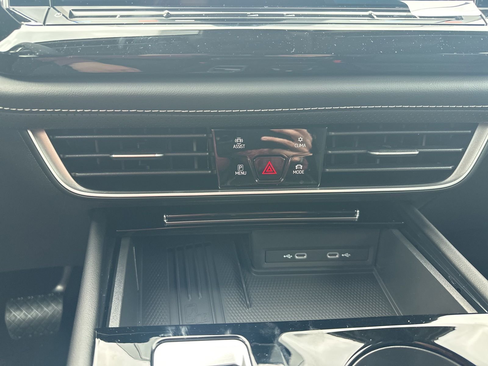 New 2026 Silver Volkswagen 2.0T SE w/Technology image 61