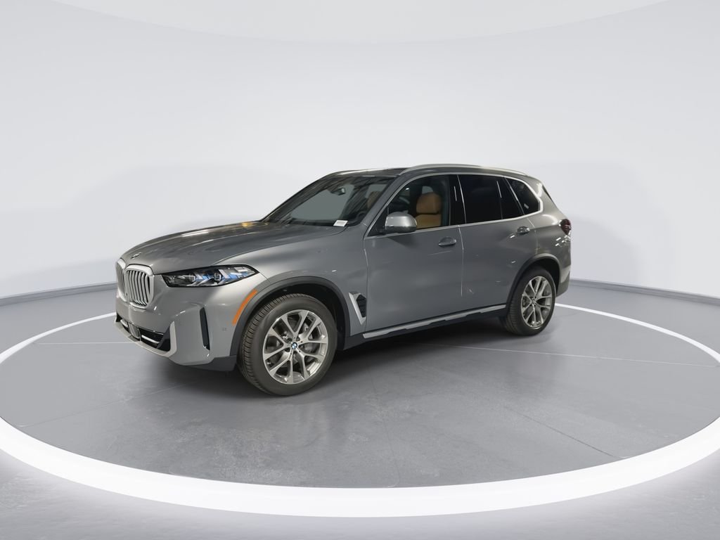 New 2026 Gray Metallic BMW xDrive40i image 4
