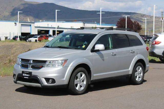 Used 2012 Silver Dodge SXT image 8