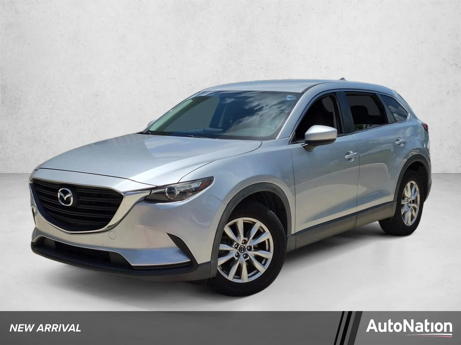 Used 2016 Sonic Silver Metallic Mazda Sport image 1