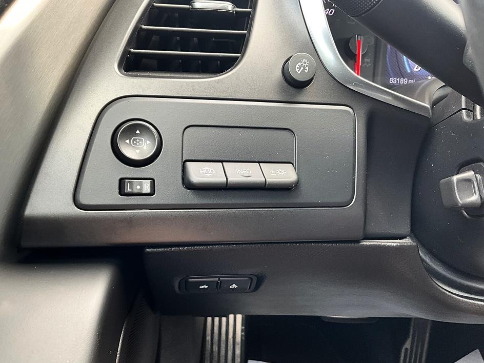 Used 2016 Gray Chevrolet Stingray Z51 image 16