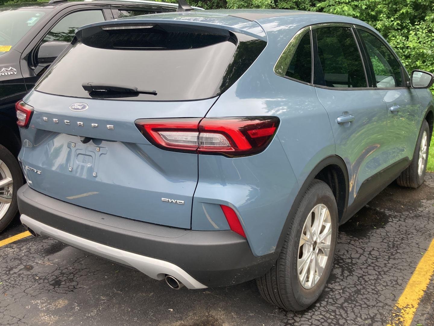 Used 2023 Vapor Blue Ford Active image 6