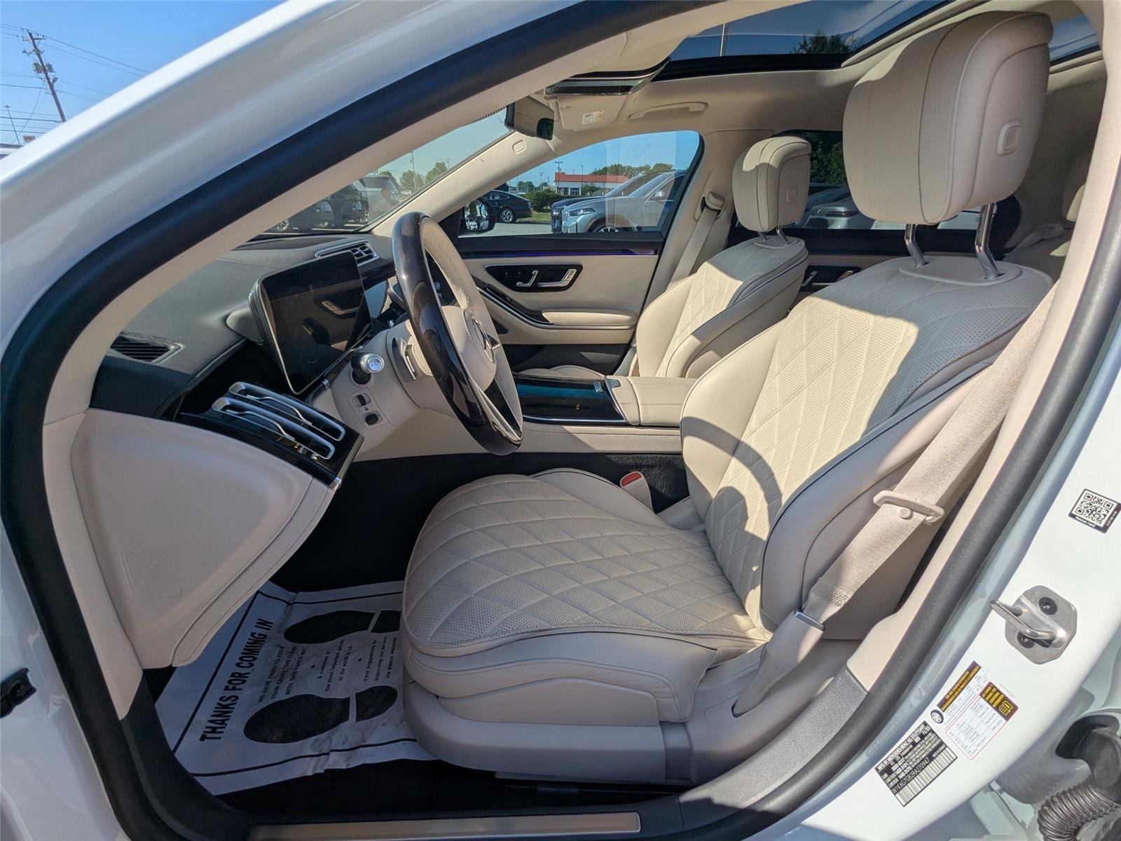Used 2024 MANUFAKTUR Moonlight White Metallic Mercedes-Benz S 580 image 22