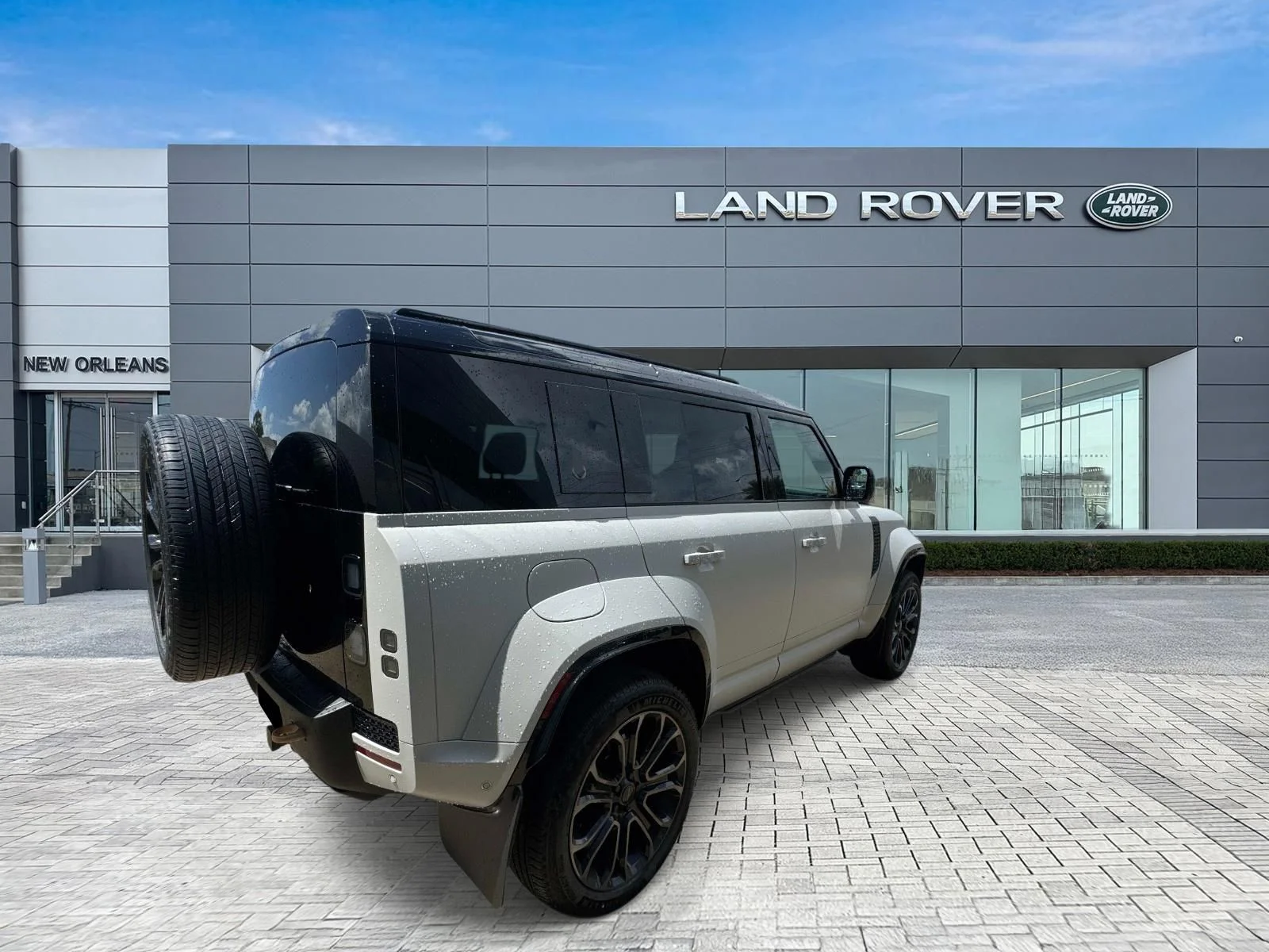 New 2026 Borasco Grey Land Rover OCTA image 5