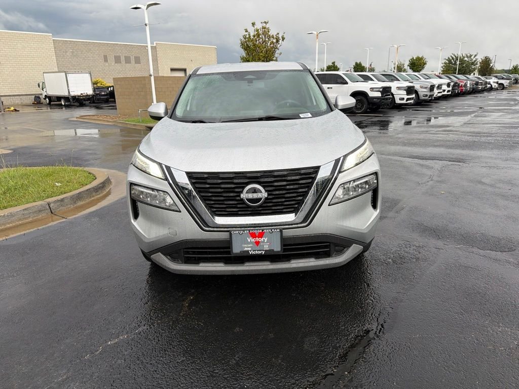 Used 2023 Nissan Rogue SV with VIN JN8BT3BA6PW427833 for sale in Kansas City